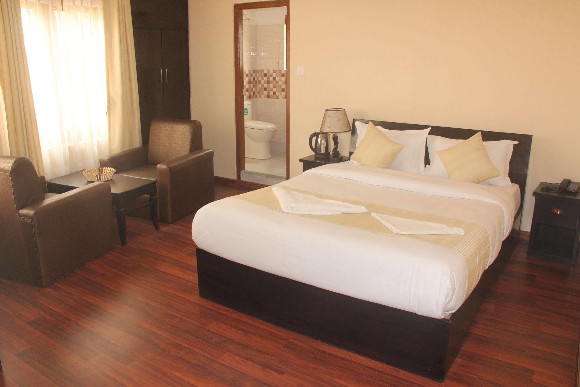 Hotel Dream City Катманду Экстерьер фото