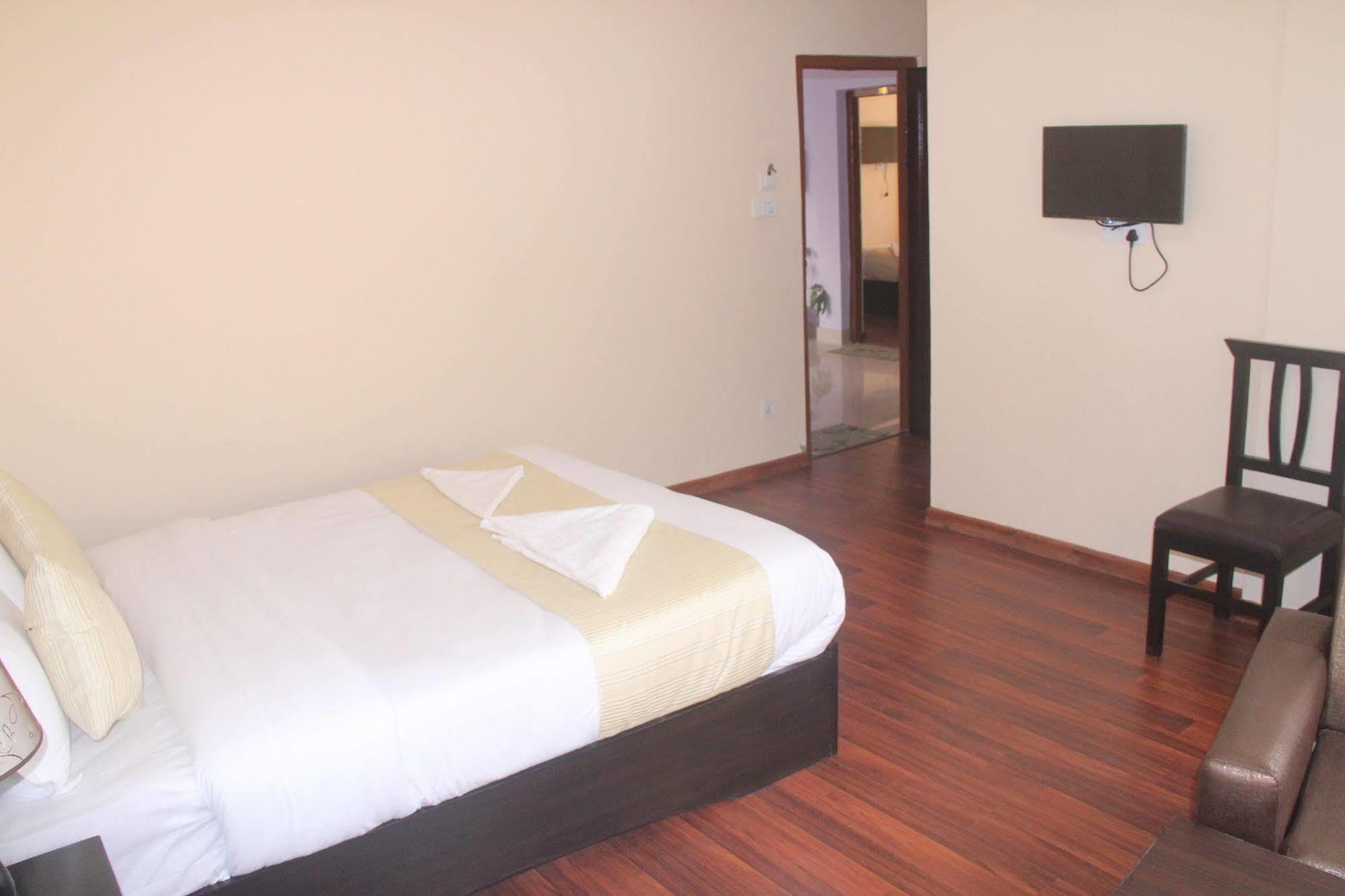 Hotel Dream City Катманду Экстерьер фото
