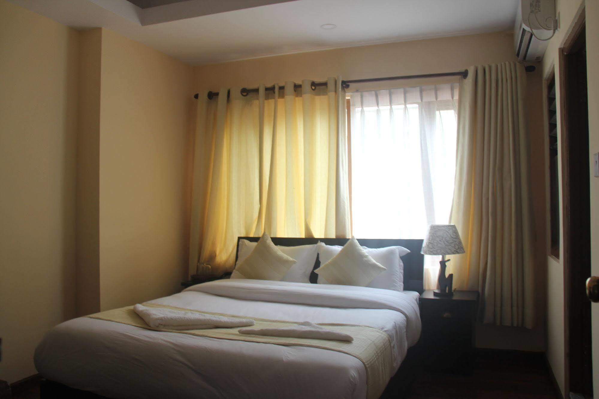 Hotel Dream City Катманду Экстерьер фото